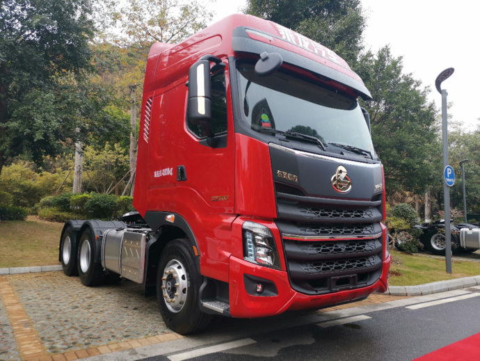 乘龙h7 600马力牵引车