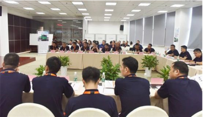 新车亮相打响 深圳蓝 联合卡车智能环保渣土车研讨会顺利召开 卡车e族 选车用车买车 就上卡车e族 新车亮相打响 深圳蓝 联合卡车智能环保渣土车研讨会顺利召开 卡车e族 选车用车买车 就上卡车e族